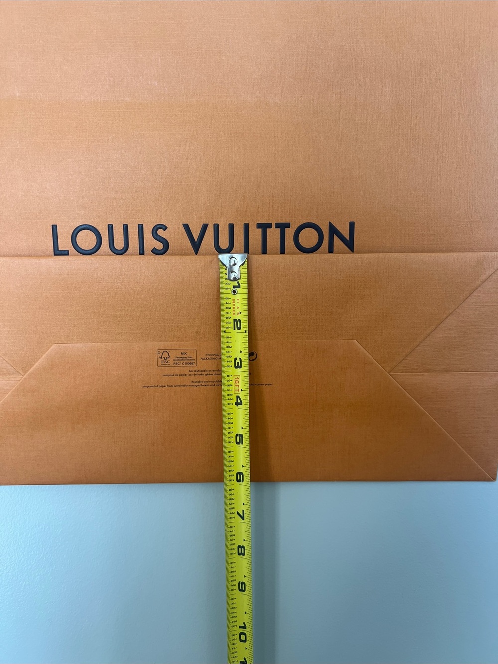 Louis Vuitton Shopping Bag - Picture 5 of 5